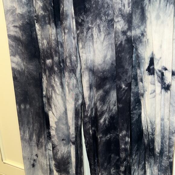 🔥🔥FIRE SALE🔥🔥 EUC coverup set, lined pants and flowy kimono top - Picture 4 of 11